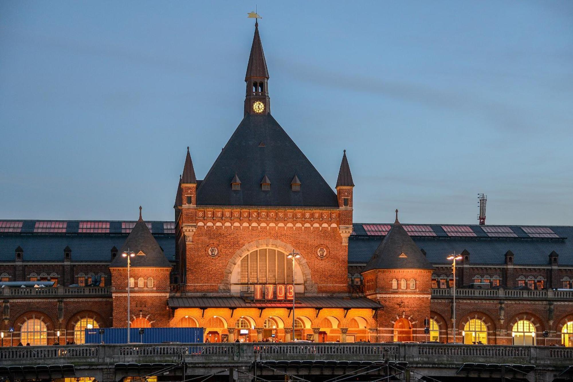 Central Copenhagen Apt With Balcony, Free Parking W Elevator ภายนอก รูปภาพ